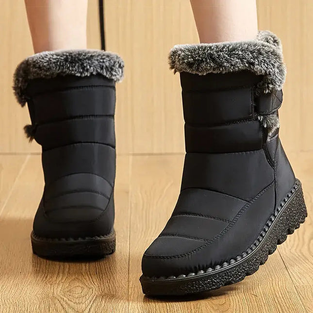 Botas de mujer impermeables con interior de felpa gris, ideal para invierno y días fríos, diseño moderno con suela antideslizante.