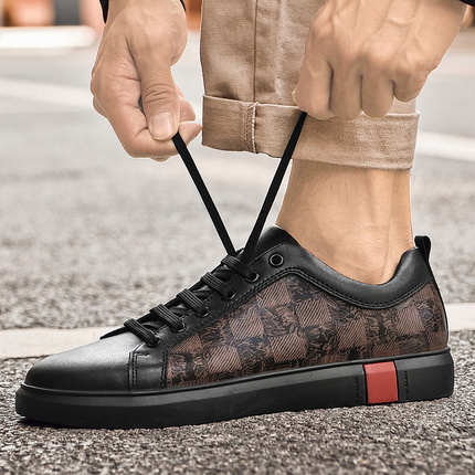 Zapatillas deportivas con la firma Noble Italiana