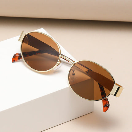 Gafas de sol retro serenas