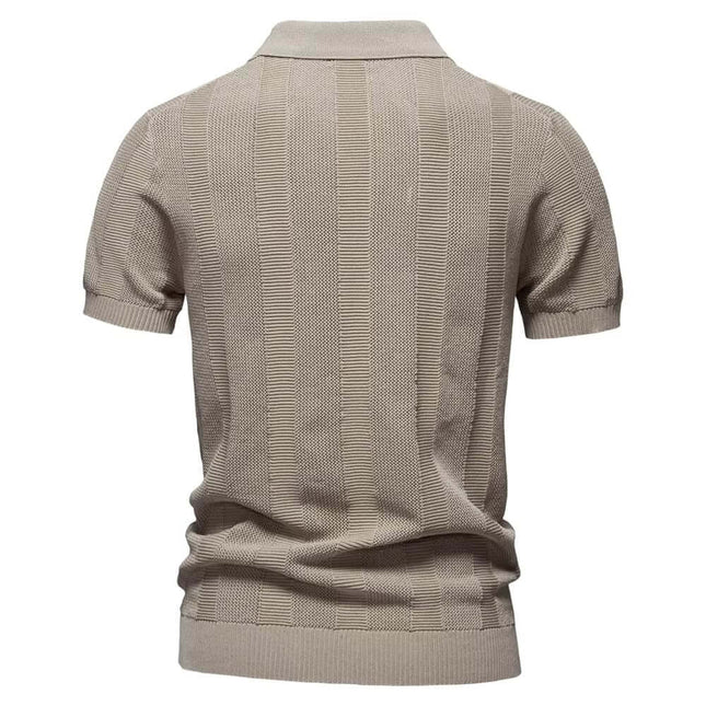 Chomba de punto Santorini para hombre en color beige, ideal para un estilo casual y sofisticado. Prenda esencial en chombas hombre.