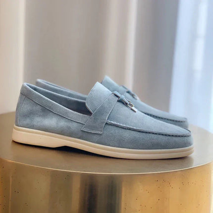 Mocasines de ante con dije de Lorenzo