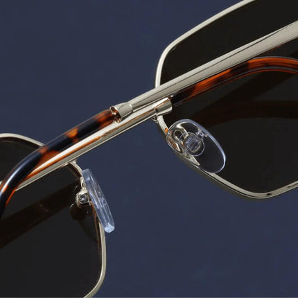 Anteojos de sol Aureon Hexa-Core, marco dorado, lentes hexagonales negras, estilo futurista, unisex, protección UV400.