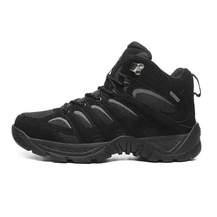 Botas DesertX para hombre en color negro, ligeras y tácticas con suela antideslizante, ideales para terrenos exigentes.