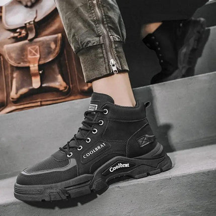 Botas urbanas negras para hombre, suelas antideslizantes, diseño cómodo y moderno, ideales para ciudad y outdoor.