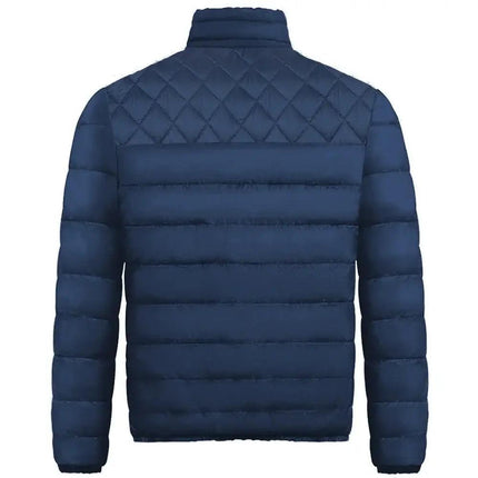Campera ComfortFit hombre azul, algodón térmico, cuello alto, diseño ligero para otoño e invierno, sin capucha.