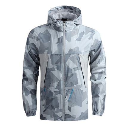 Campera corta rompeviento para hombre, diseño camuflado en gris, con capucha ajustable y cierre frontal, ideal urbano.