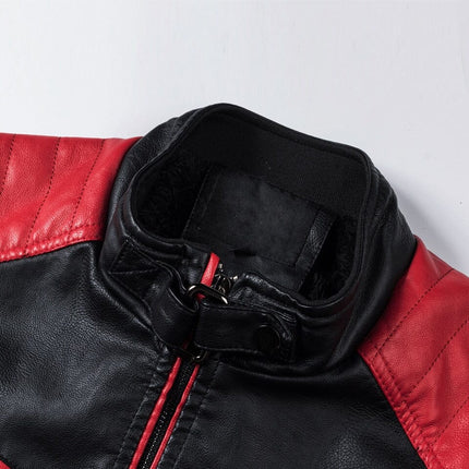 Campera de cuero sintético negro y rojo para hombre, estilo biker urbano con cierre reforzado y cuello elevado.