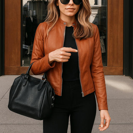 Campera de cuero Isadora en cuero marrón para mujer, elegancia urbana, look moderno y sofisticado.