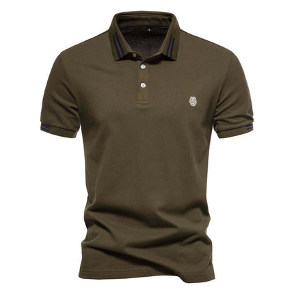 Chomba clásica verde oliva 100% algodón para hombres, estilo casual con cuello polo y detalles en las mangas.
