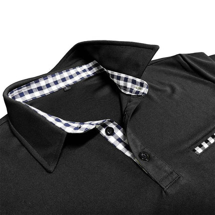 Chomba Hudson Gingham negra para hombre, algodón peinado elástico, detalles cuadros vichy en cuello y bolsillo, estilo elegante.