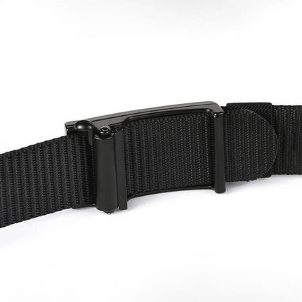 Cinto John Karlo de hombre, nylon negro con hebilla metálica. Perfecto para uso casual o formal.