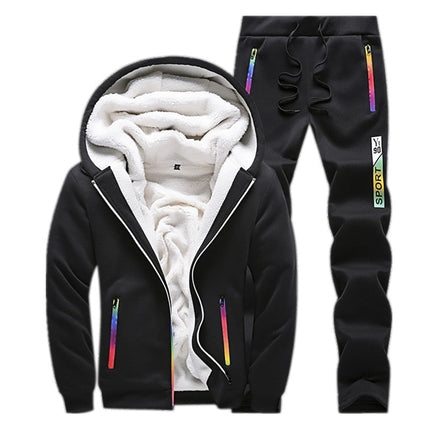 Conjunto de buzo con capucha y pantalón para hombre en polar negro, ideal para días fríos, estilo moderno y cómodo.