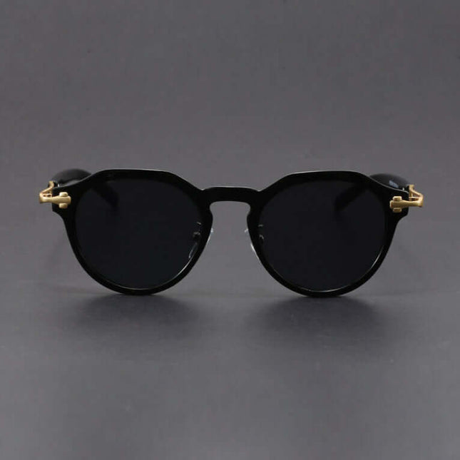 Gafas de sol vintage Dylan para hombre con lentes oscuros degradé y detalles metálicos. Protección UV400. Estilo retro sofisticado.