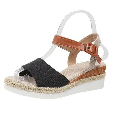 Sandalia de mujer negra y marrón estilo cuña, con plataforma de 3 cm, diseño elegante para eventos de verano.