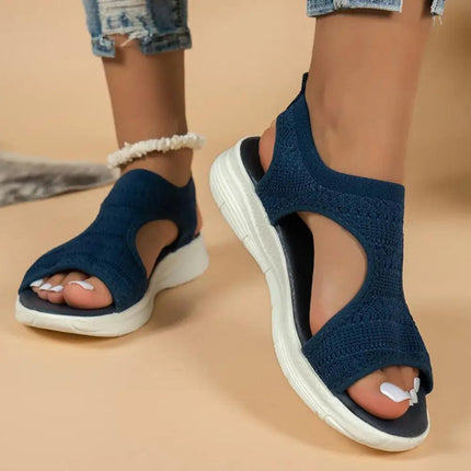 Sandalia Pez Light azul para mujer, tejido transpirable y suela blanca, diseño cómodo y moderno, ideal para verano.