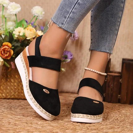 Sandalia Urban Cuña negra para mujer, plataforma de yute, estilo gladiador moderno, ideal para el verano.