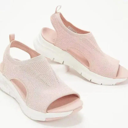 Sandalia VeranoFit para mujer color rosa, diseño con cuña liviana, punta abierta, ideal para días cálidos.