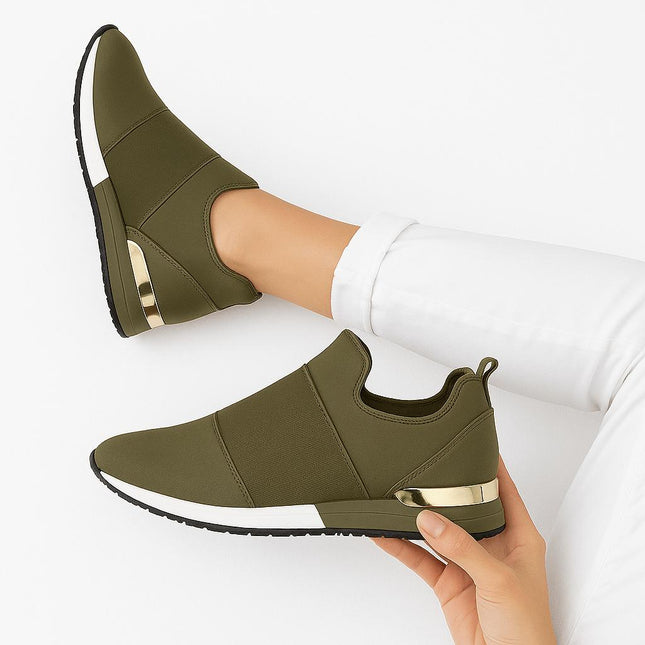Zapatillas casual de mujer color verde oliva con detalle dorado, ideales para estilo urbano en 2025, Argentina.