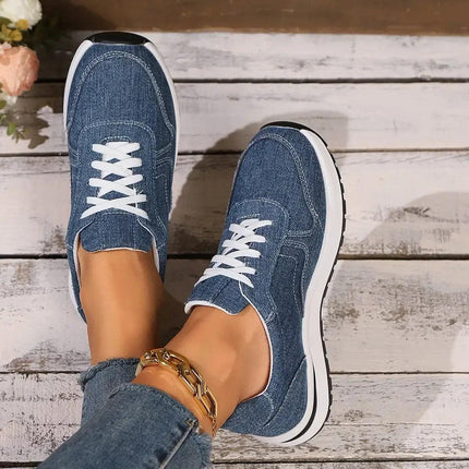 Zapatillas mujer indigo, estilo denim, diseño casual, material liviano, color azul, público femenino, 2025.
