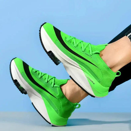 Zapatillas running ultralivianas verdes, con amortiguación profesional, para hombres, ideales para maratones y entrenamientos intensos.