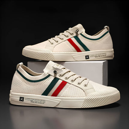 Zapatos Premium Madrid para hombre, beige con detalles verde y rojo, estilo casual, costuras hechas a mano, elegancia europea.